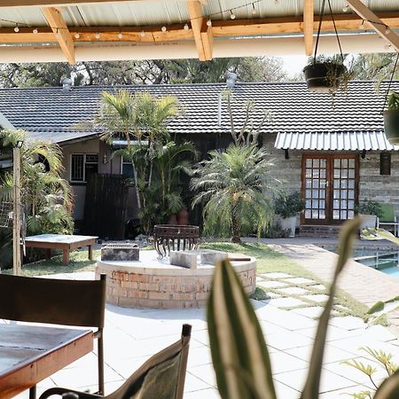 A Traveller'S Palm Hotel Phalaborwa Exterior foto