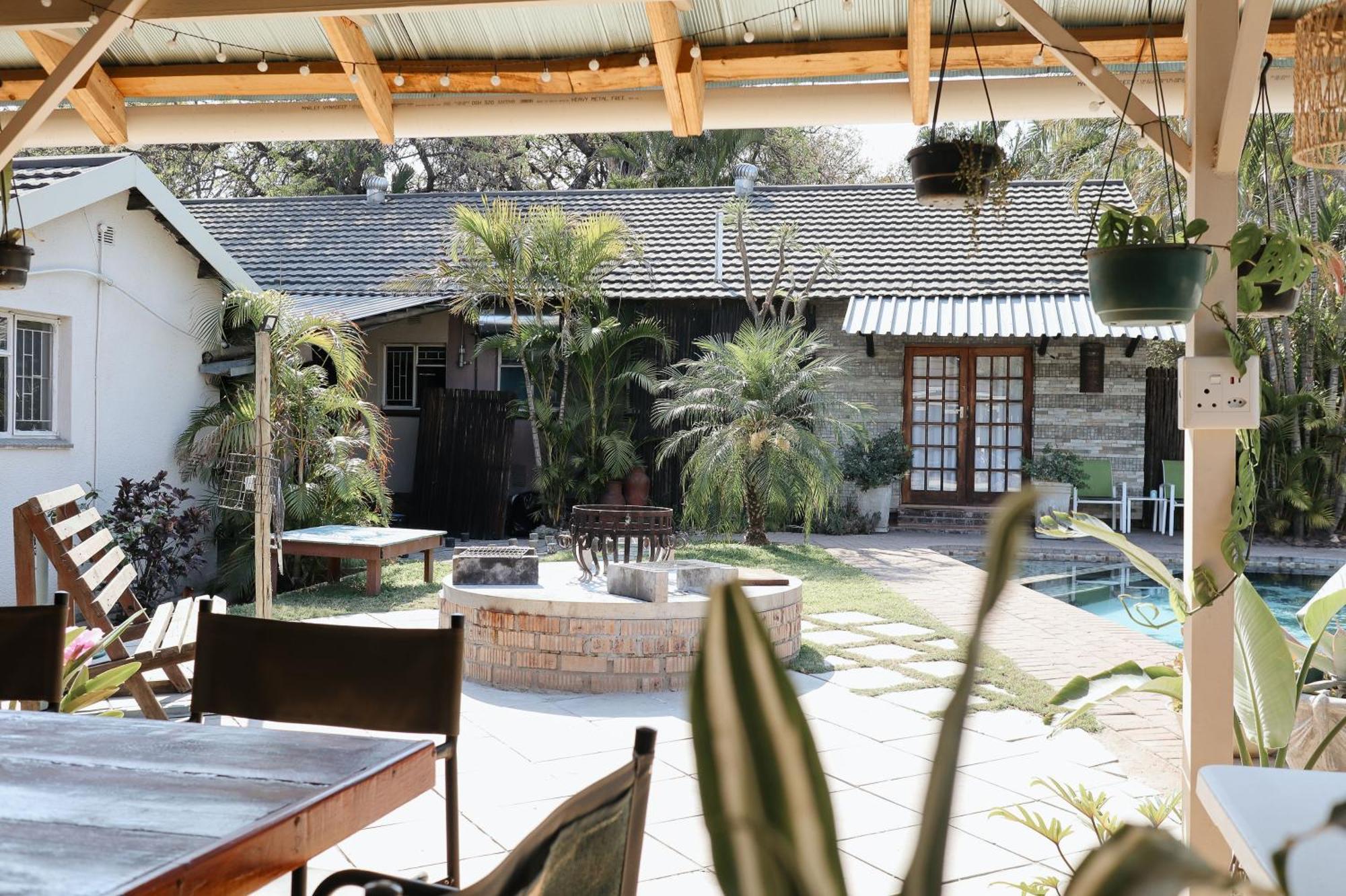 A Traveller'S Palm Hotel Phalaborwa Exterior foto