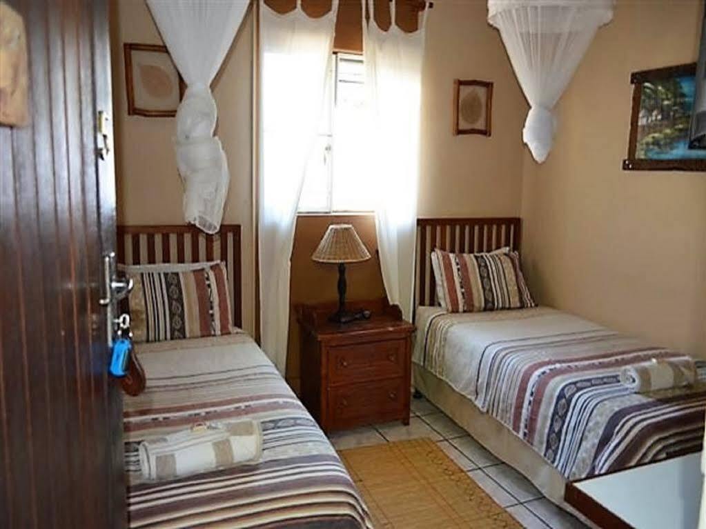 A Traveller'S Palm Hotel Phalaborwa Exterior foto